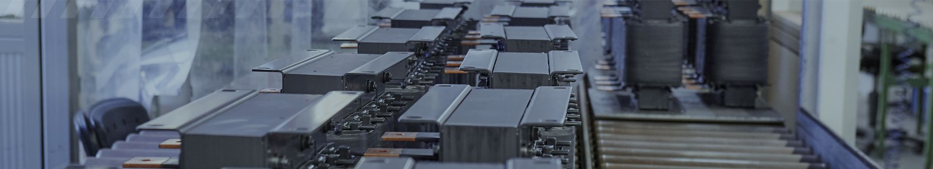 Headerbild für den Bereich „Über uns“ auf der EMB-Website, zeigt Menschen und Teamarbeit