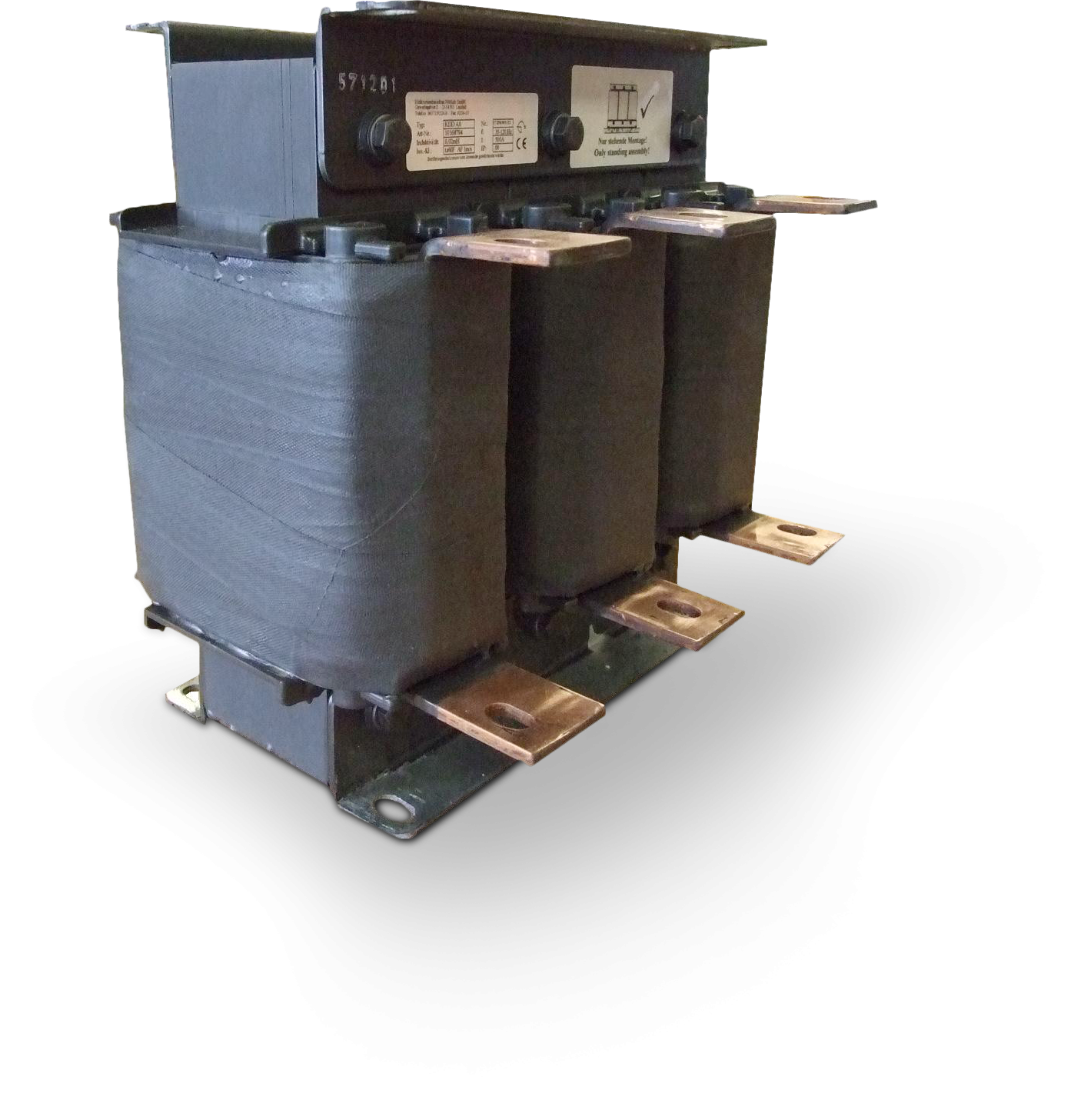 Freigestelltes Produktbild von Luftspaltdrosseln mit realistischem Schattenwurf zur Verwendung im Weblayout